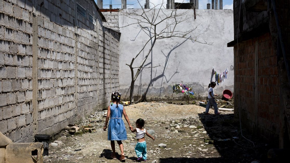 Familias desplazadas de El Pan, después de conflicto en la zona, viven hacinadas en una casa de San Lorenzo. Foto: Edu León/ Periodistas Sin Cadenas.